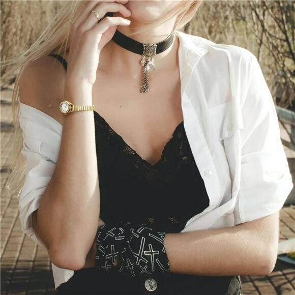 Petite Womens Easy Reader Watch Analog Quartz Stretch Band Water Resistant - Picture 6 of 7